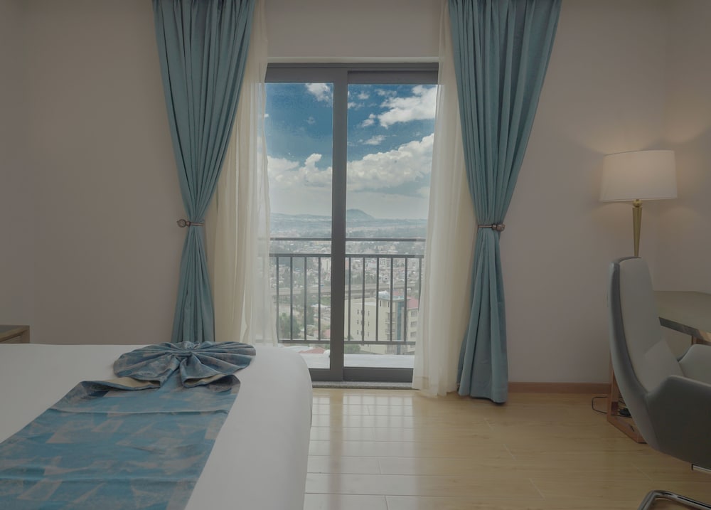 Stay Easy Plus Hotel 23/38