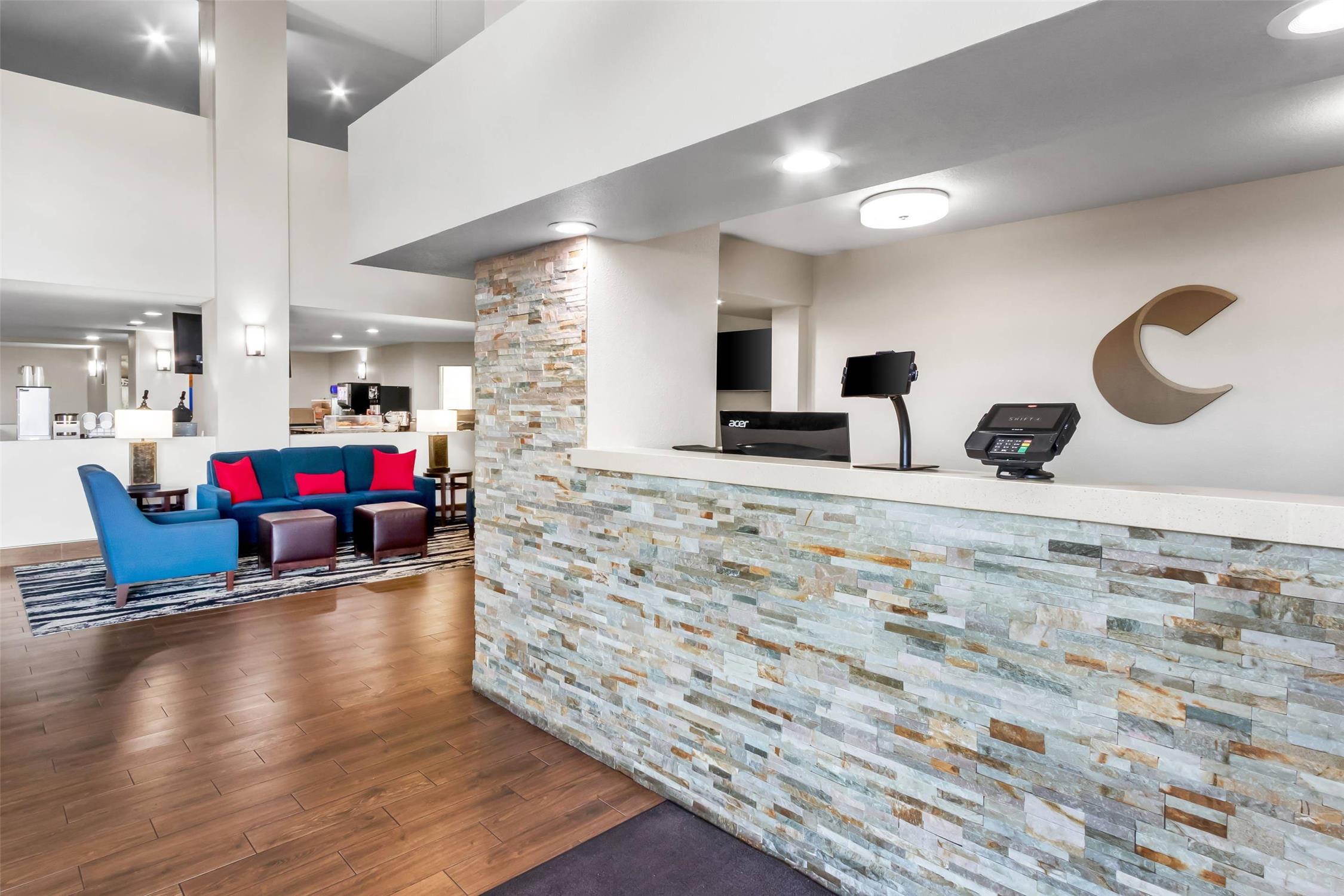 Comfort Inn and Suites Surprise Near Sun City West 11/55