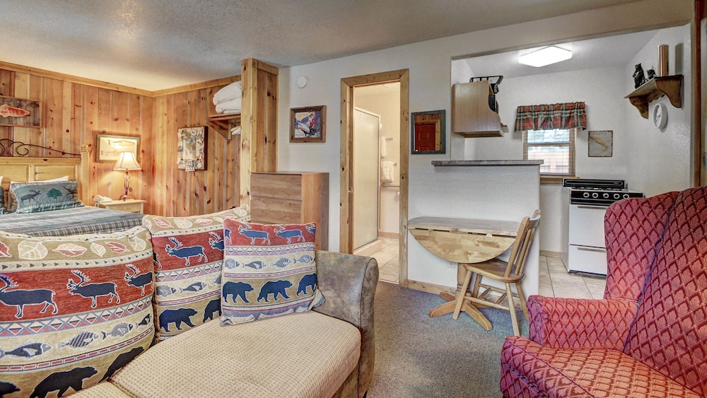 Eagle Fire Lodge Cabins 48/75