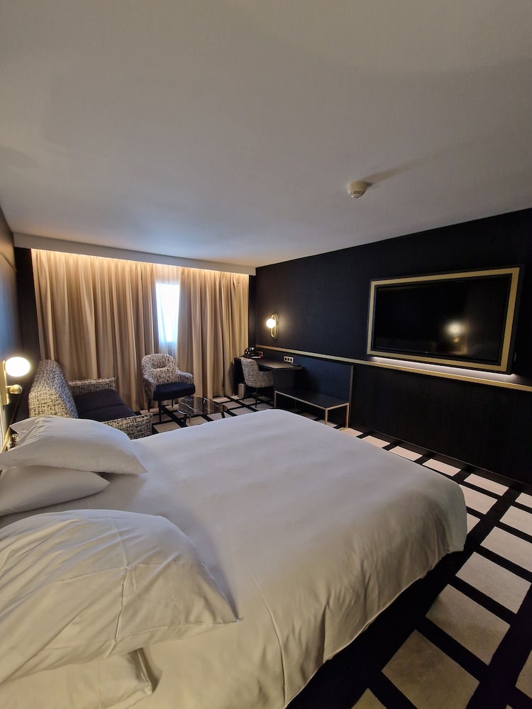 MERCURE ORLEANS CENTRE 14/62