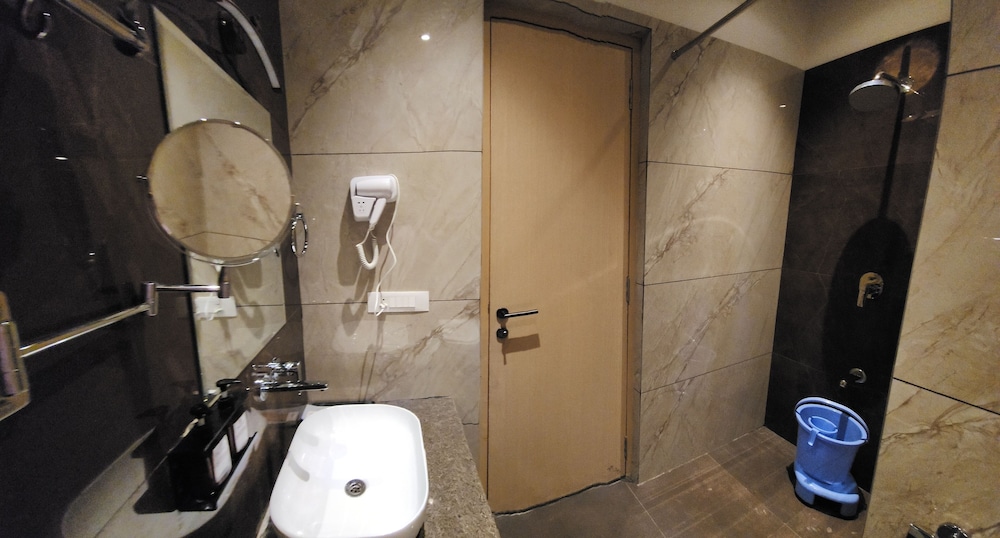 HOTEL GORBANDH 47/48