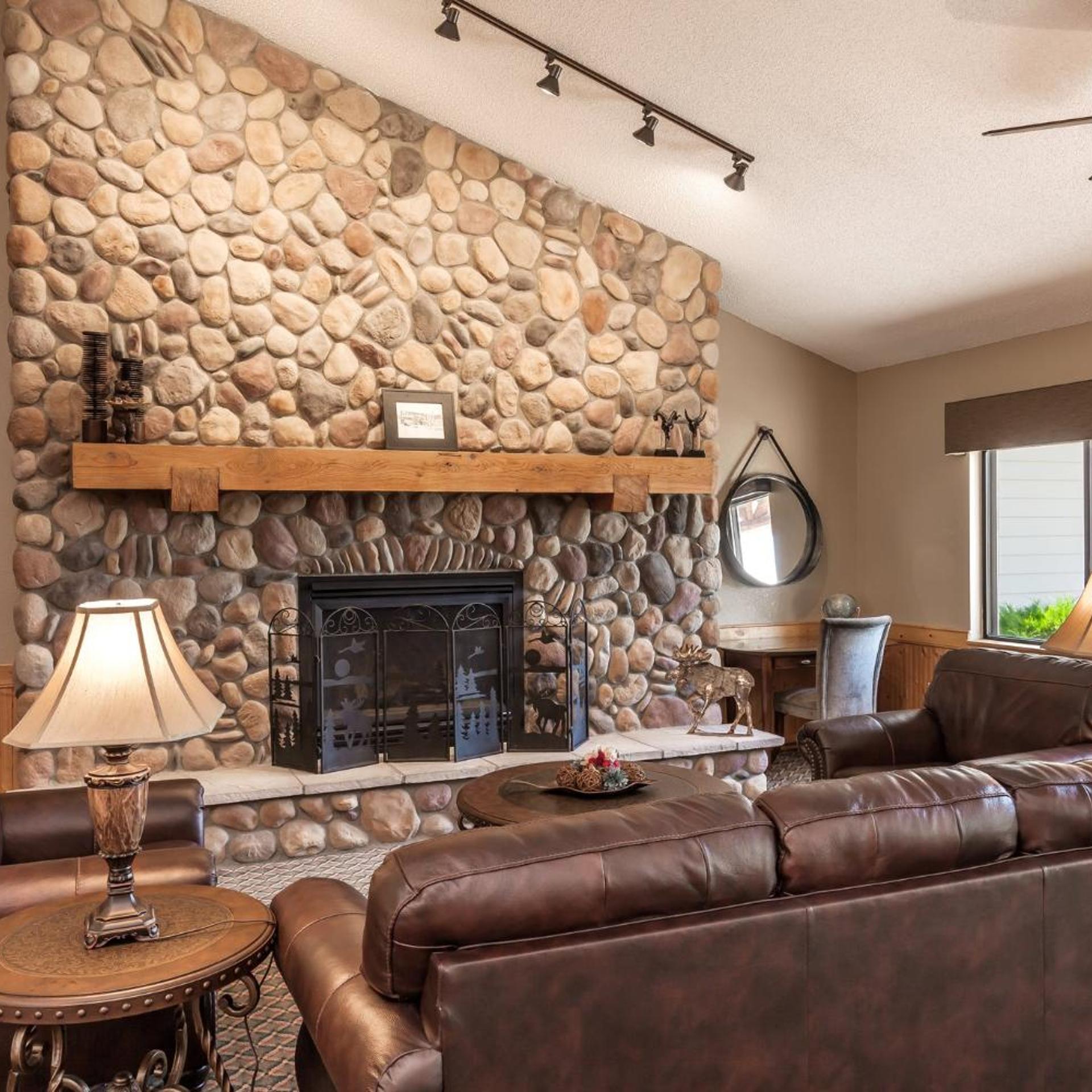 MountainView Lodge and Suites 24/42