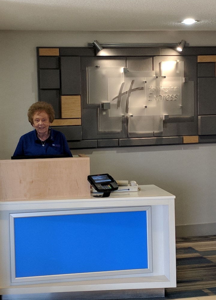 Holiday Inn Express Mt Vernon 4/41