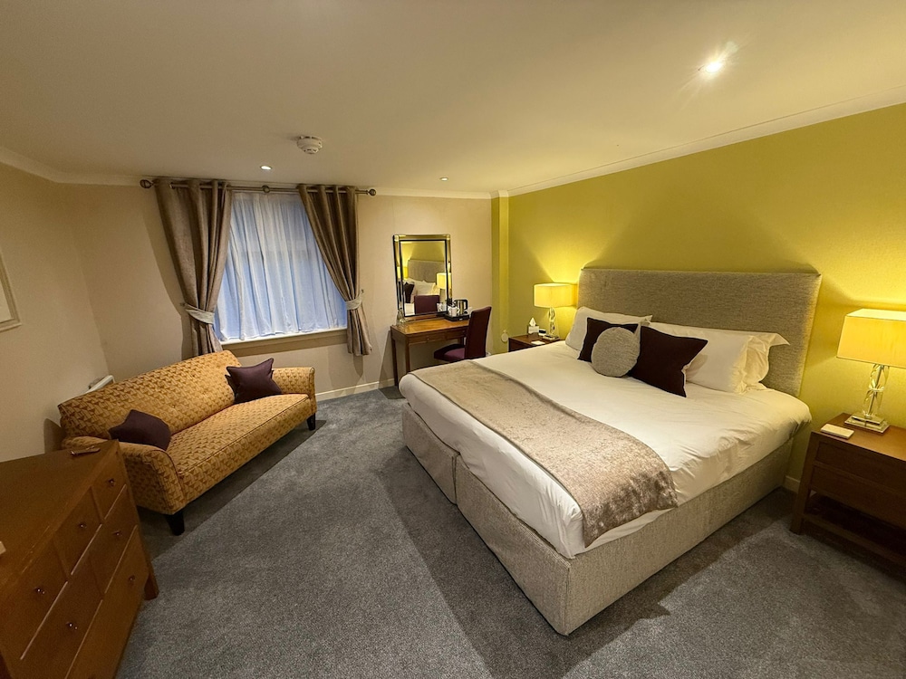 AIRDS HOTEL 7/50
