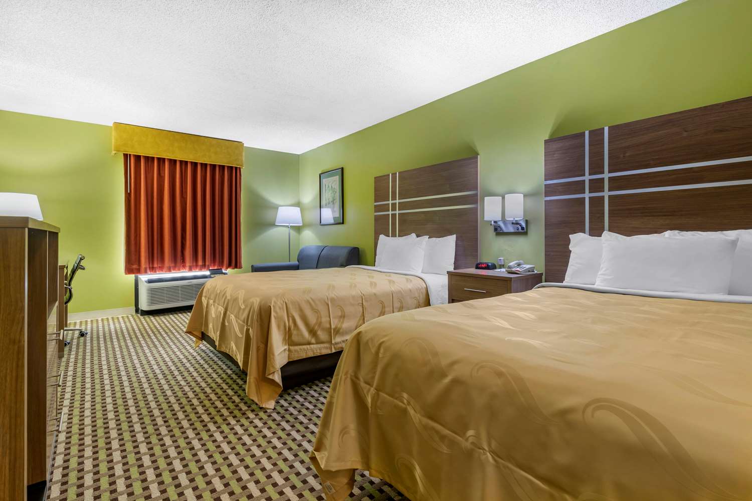 ROOM, 2 DOUBLE BEDS