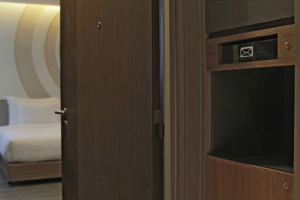 Olive Bangkok Hotel 45/46
