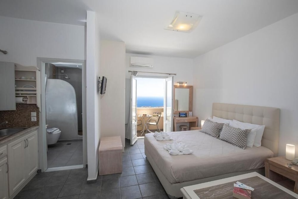 DELUXE, STUDIO, SEA VIEW