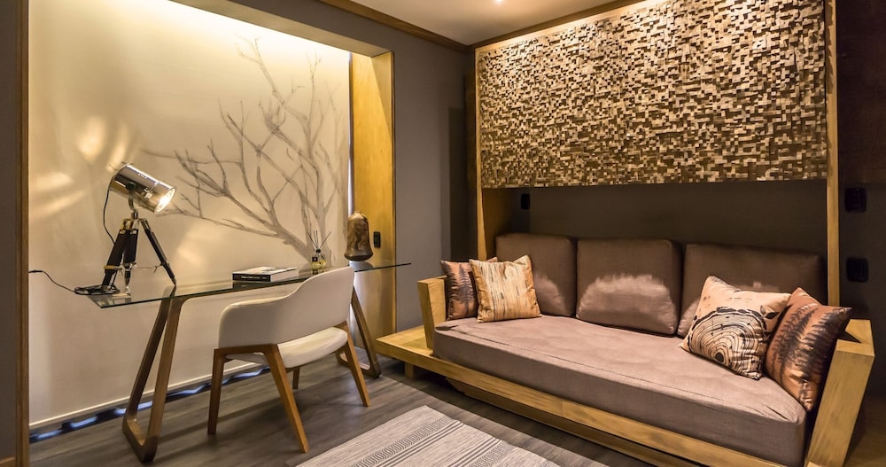 Hotel Wood 33/46