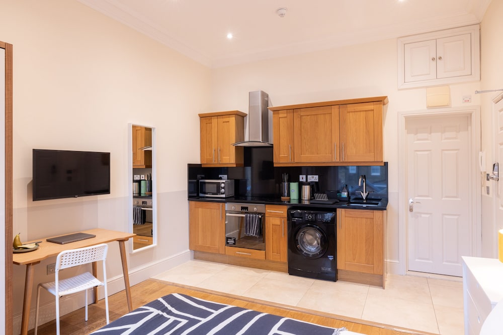 Courtfield Gardens Apartments 44/50