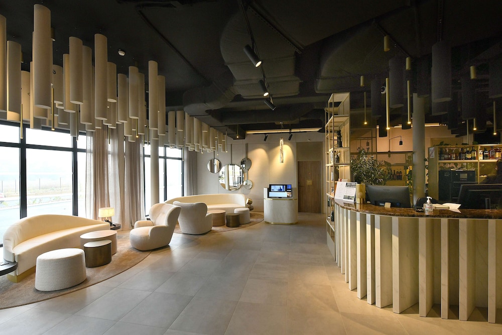 Golden Tulip Reims 34/50