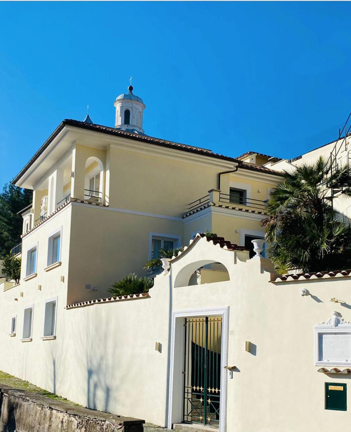 Monastero dei Santi 1/50