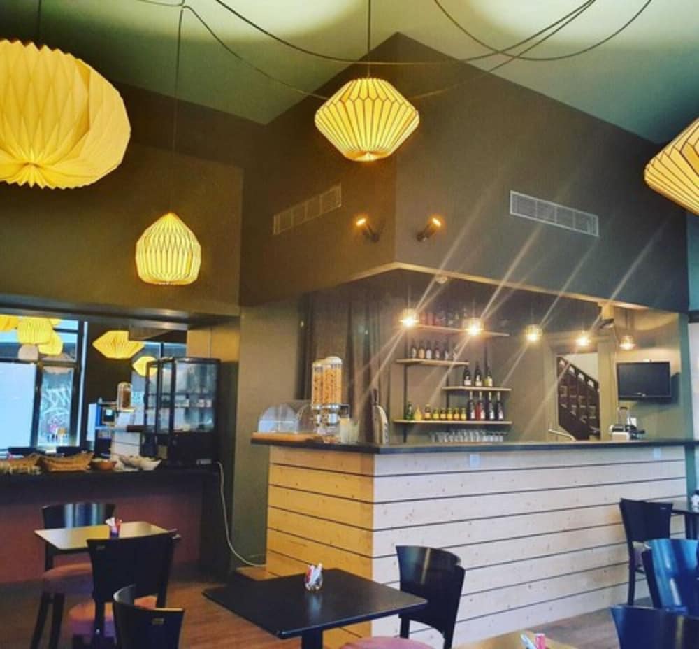 restaurant cafeteria