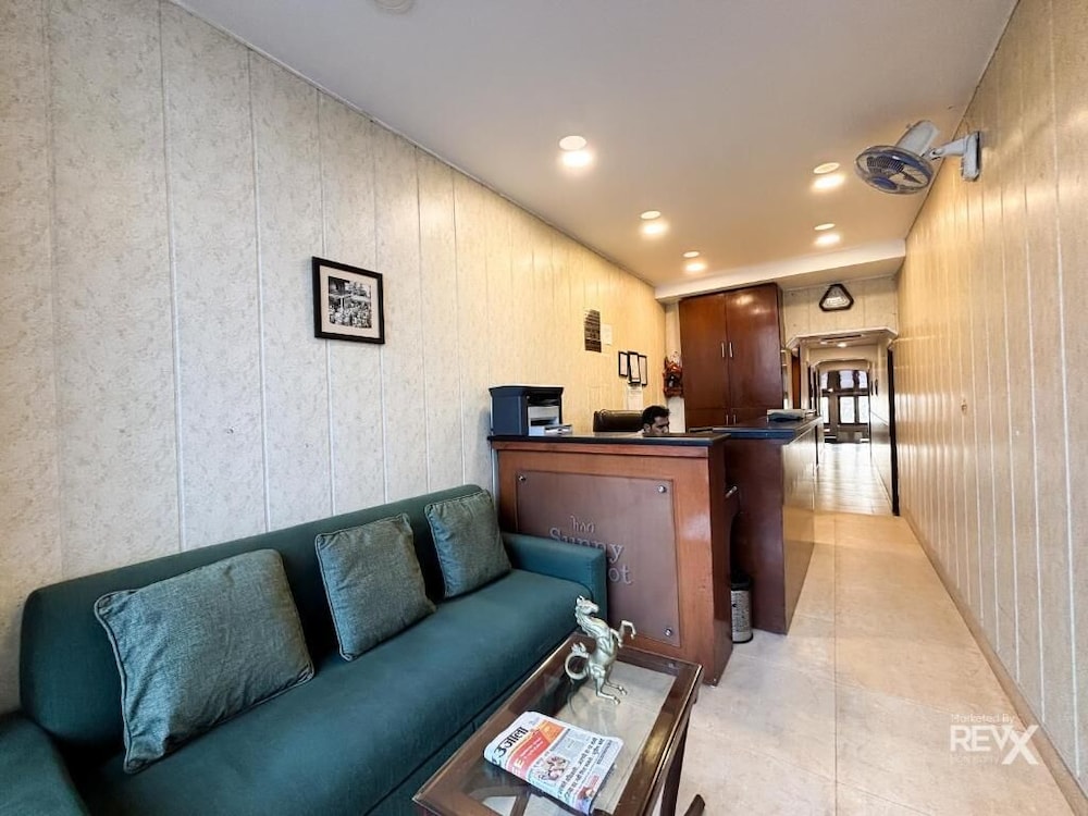 HOTEL SUNNY COT 8/55