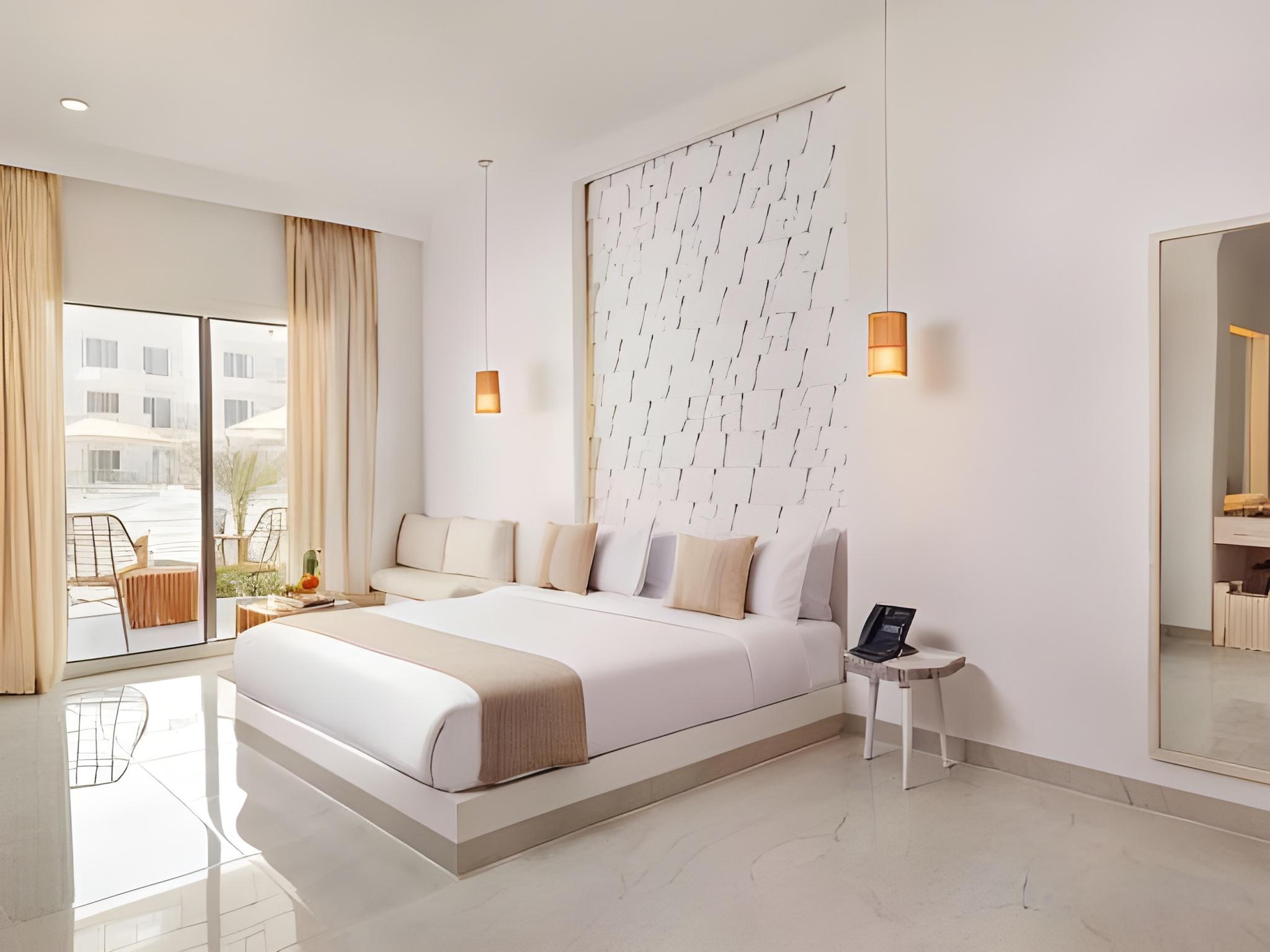 Superior, Queen Bed