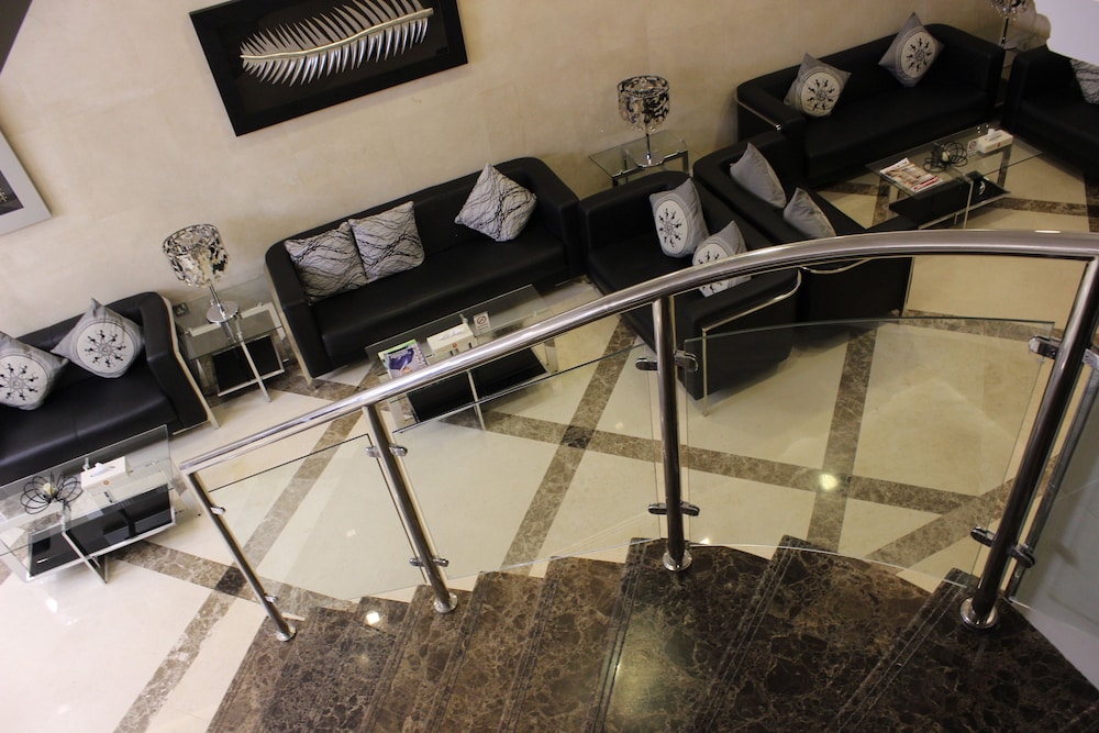 MONTREAL NAIF HOTEL 17/32