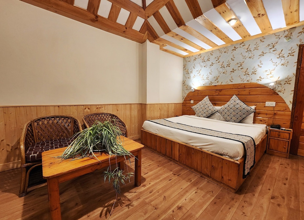 Hotel Pine View ( Pure Vegetarian ) 10/50