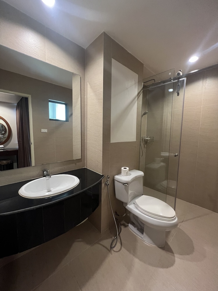 The Victory Executive Residences 62/62