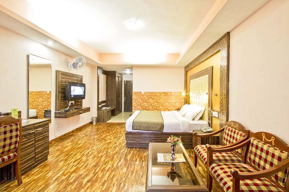ROYAL PARK RESORT. 17/47