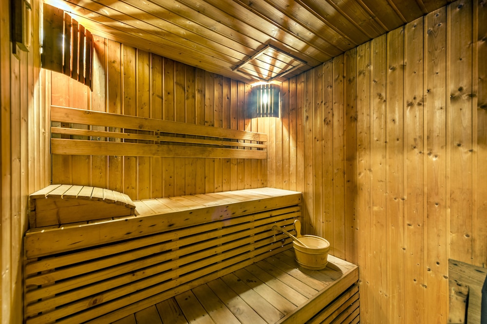 swimming pool spa