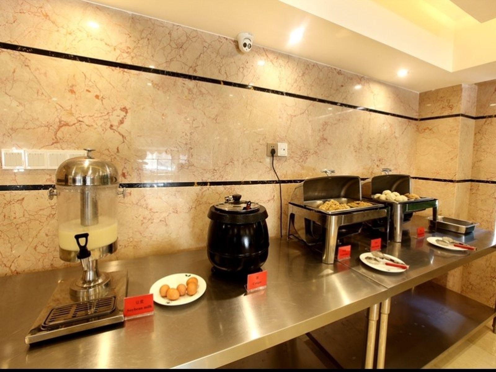 Greentree Inn Sanya Jiyang District Yalongbay Yingbin Avenue Hotel 22/23