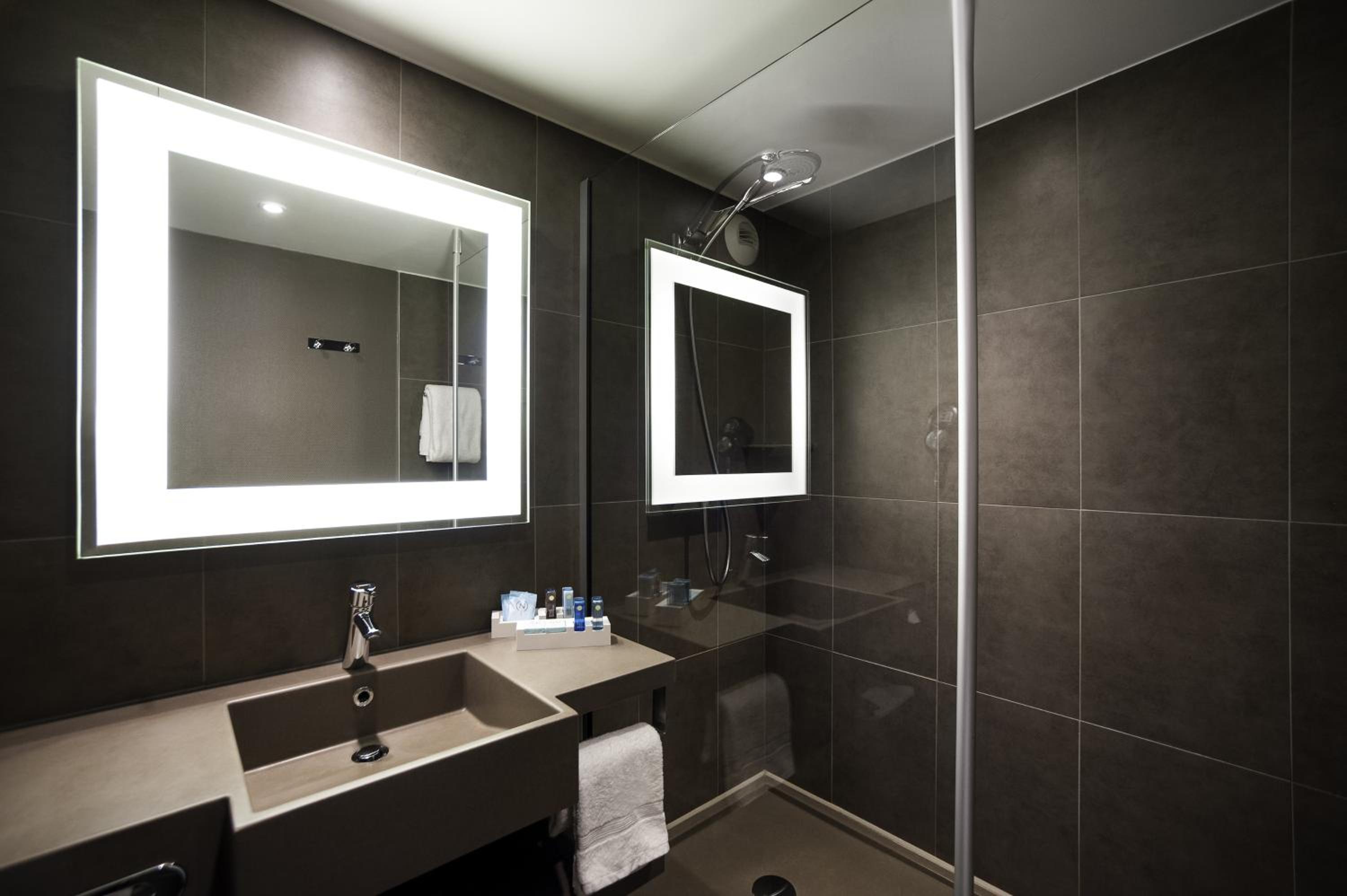 غرفة تنفيذية بسرير كوين مع أريكة، Novotel Gent Centrum 5/6