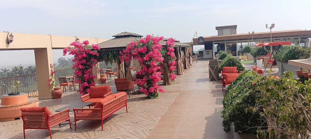 Devka Beach Resort 35/40