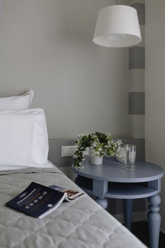 Dimitra Boutique Hotel 52/54