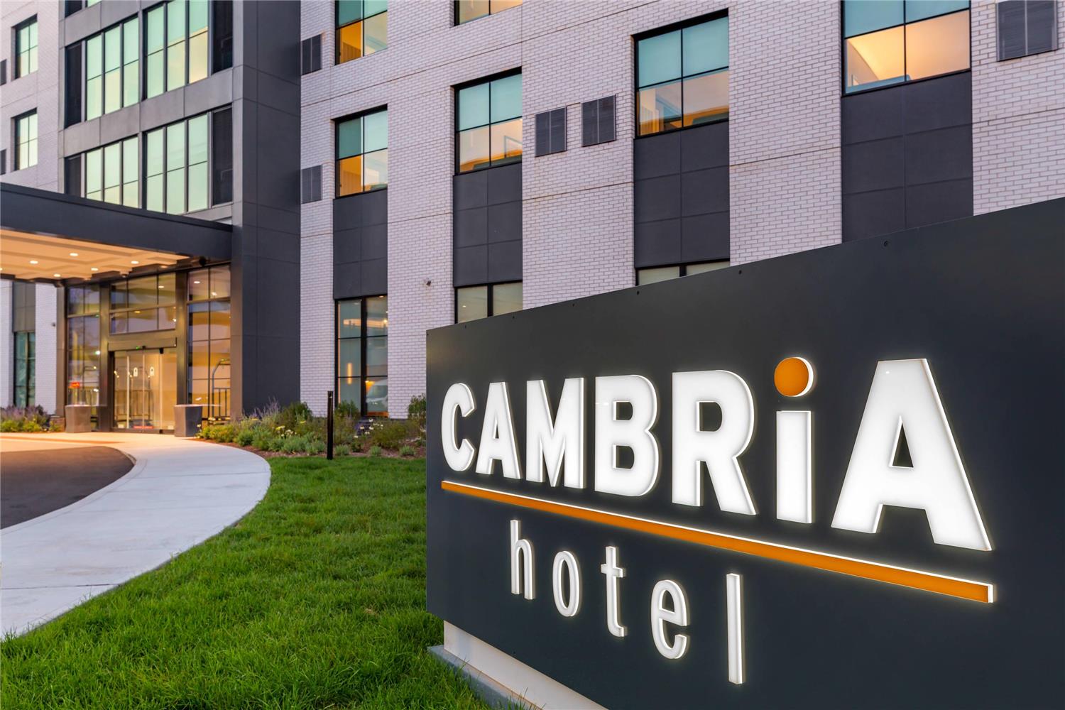 Cambria Hotel New Haven University Area 6/42