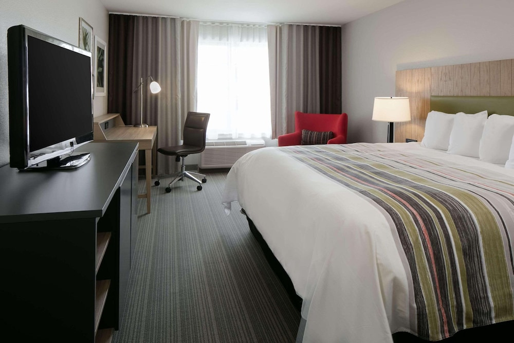 Country Inn & Suites by Radisson, Middleton - Madison West 9/38