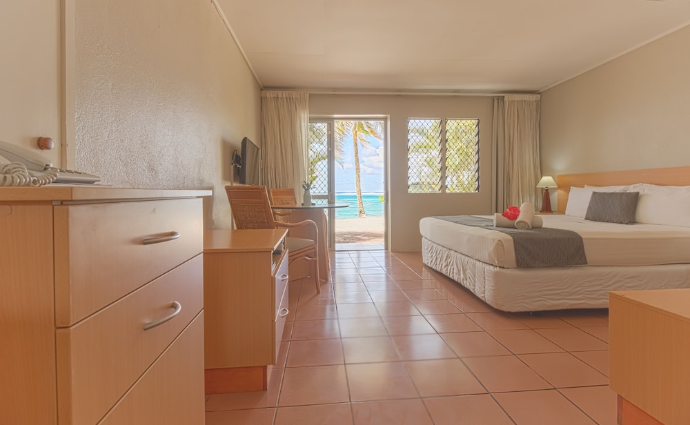 Moana Sands Beachfront Hotel 46/58