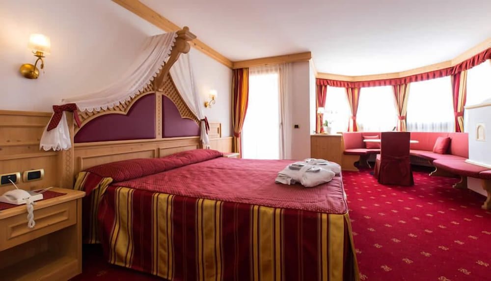HOTEL CRISTINA 16/45