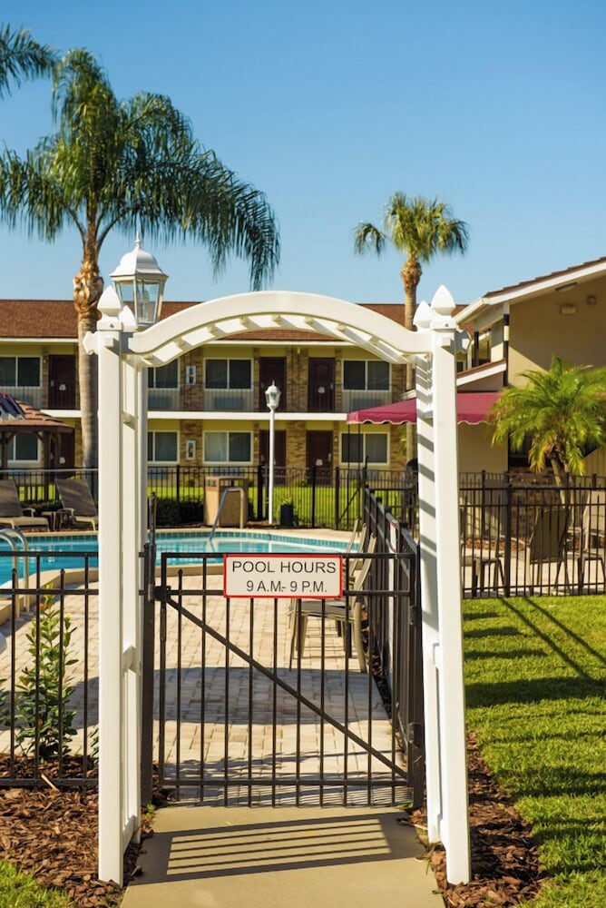 Roadstar Hotel Zephyrhills 4/45