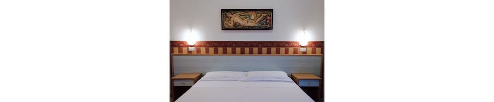 Hotel Plaza 4/22