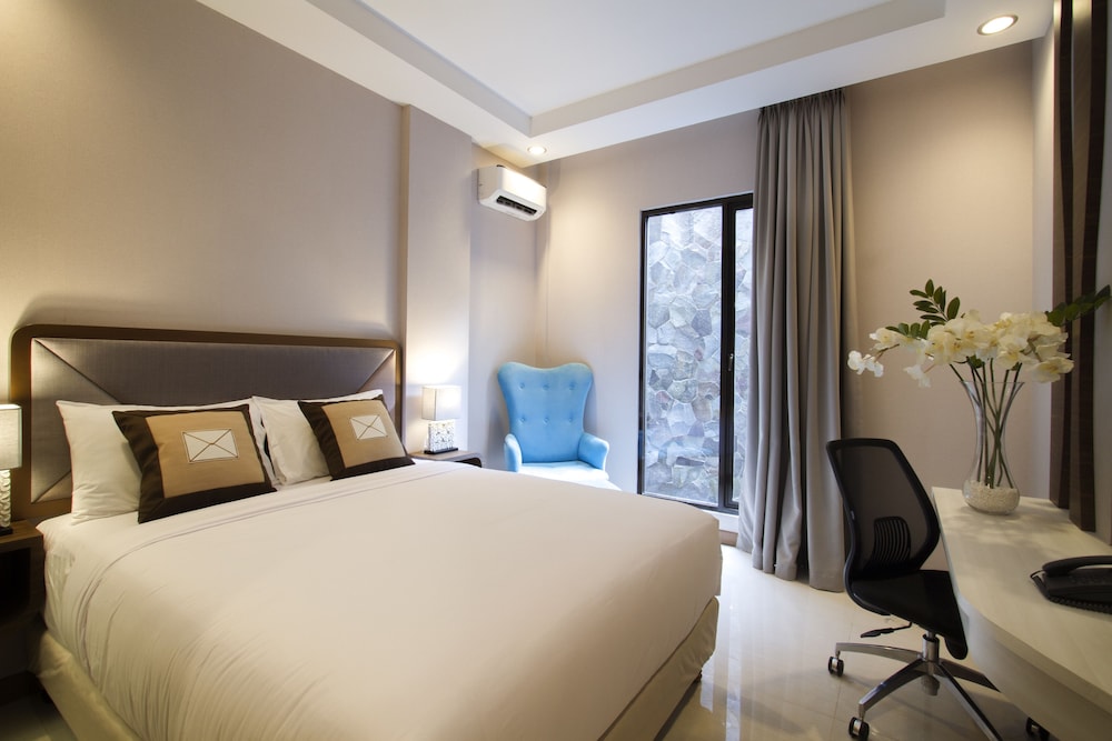 Sawana Suites 5/25