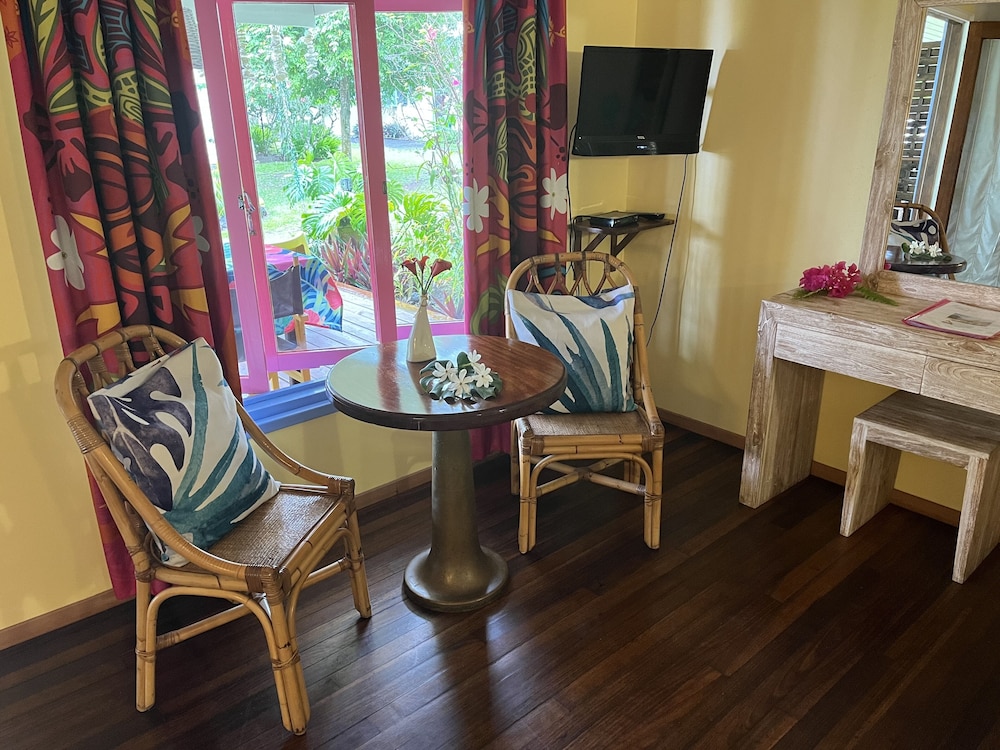 Linareva Moorea Beach Resort 23/50