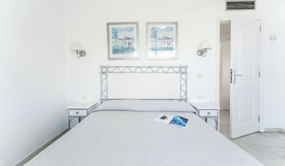 2 BEDROOMS, APARTMENT, SEA VIEW