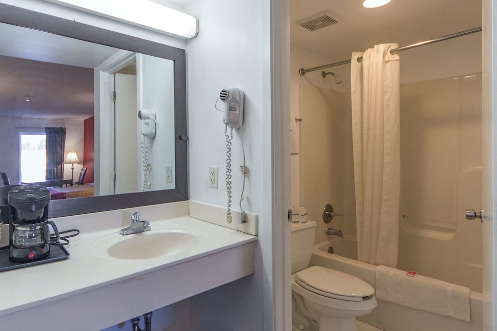 غرفة قياسية بسريرين كوين، Econo Lodge Ruther Glen 8/9