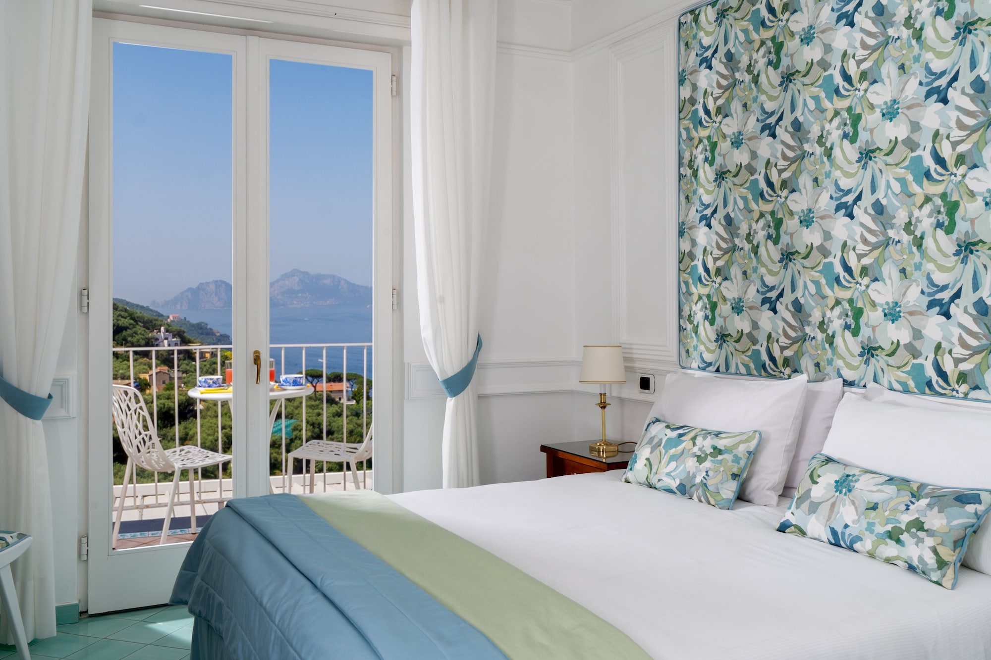 CLASSIC, DOUBLE BED, SEA VIEW