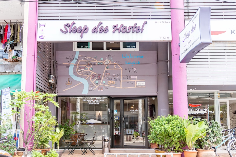 Sleep Dee Hostel 2/74
