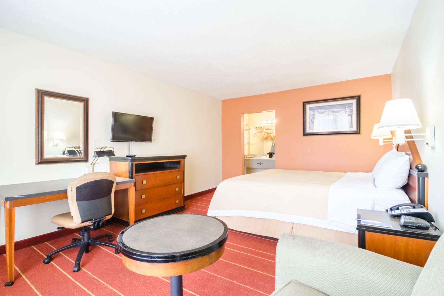 OYO hotel Greensboro east I 40 9/25