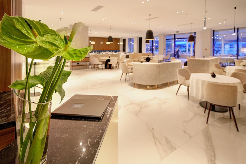 Riva Luxury Hotel 45/69