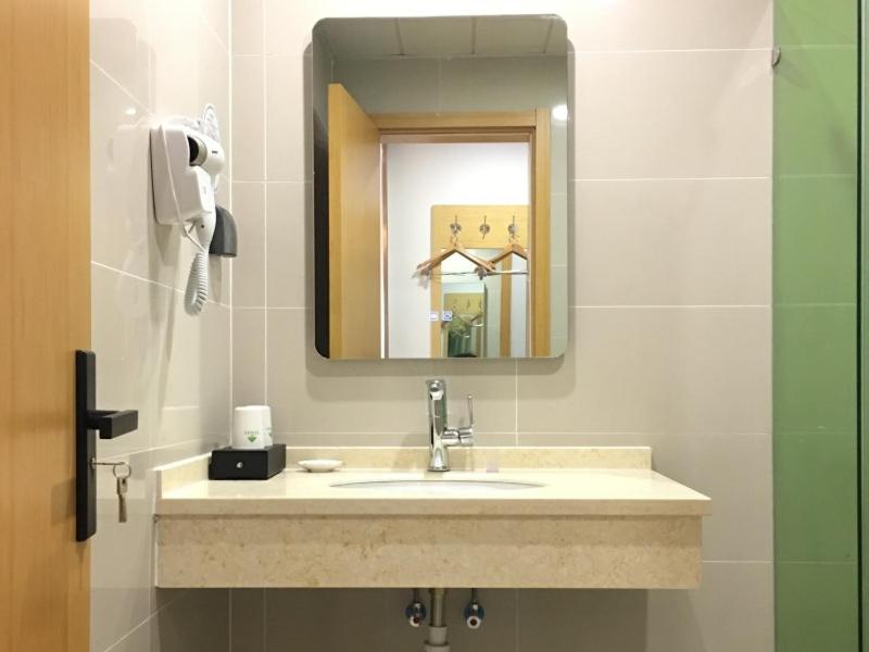 Greentree Inn Beijing Yanqing District Badaling Changcheng Kangzhuang Express Hotel 32/33