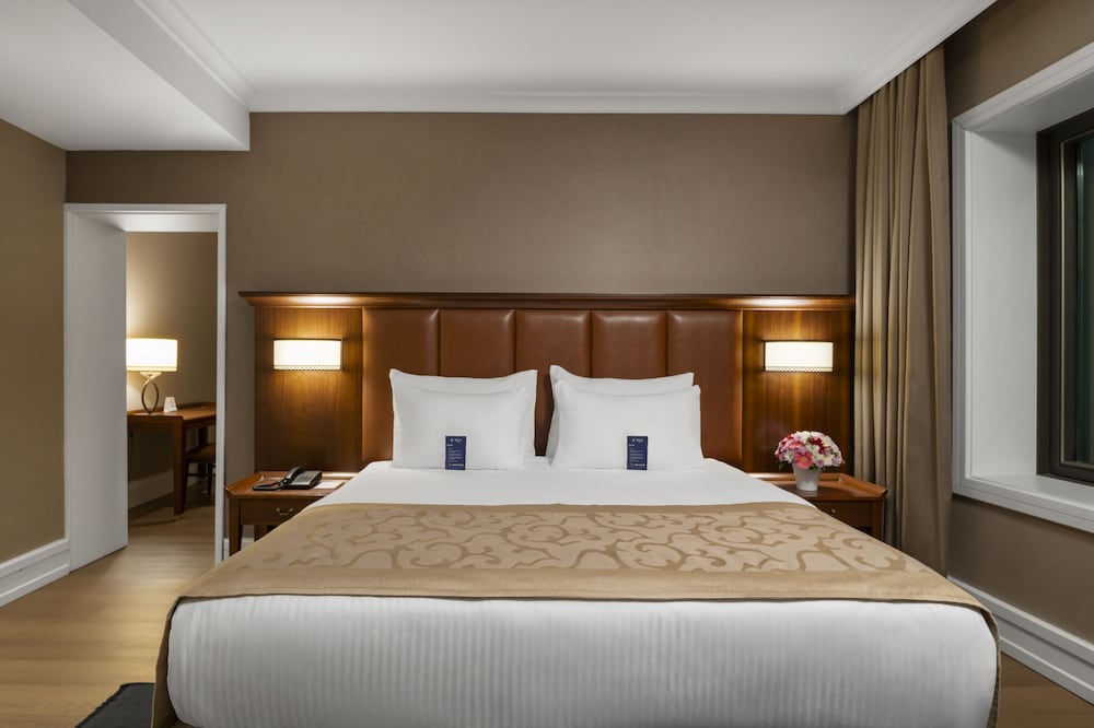 Deluxe Room.