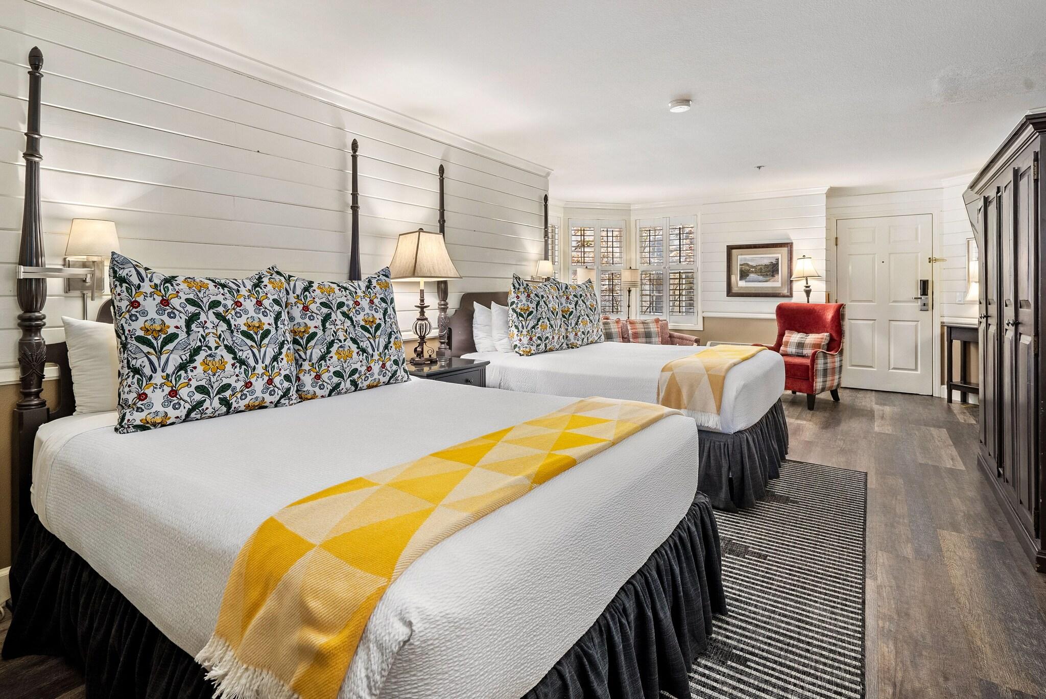 Deluxe, 2 Queen Beds