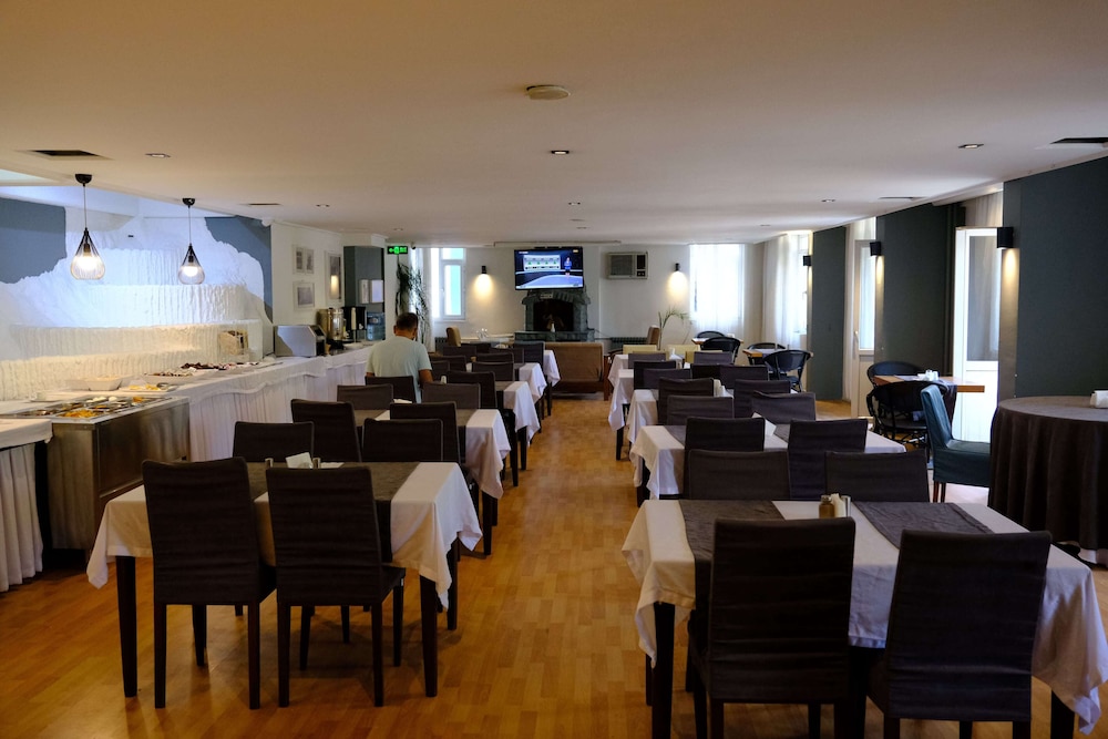 Esin Hotel 34/50