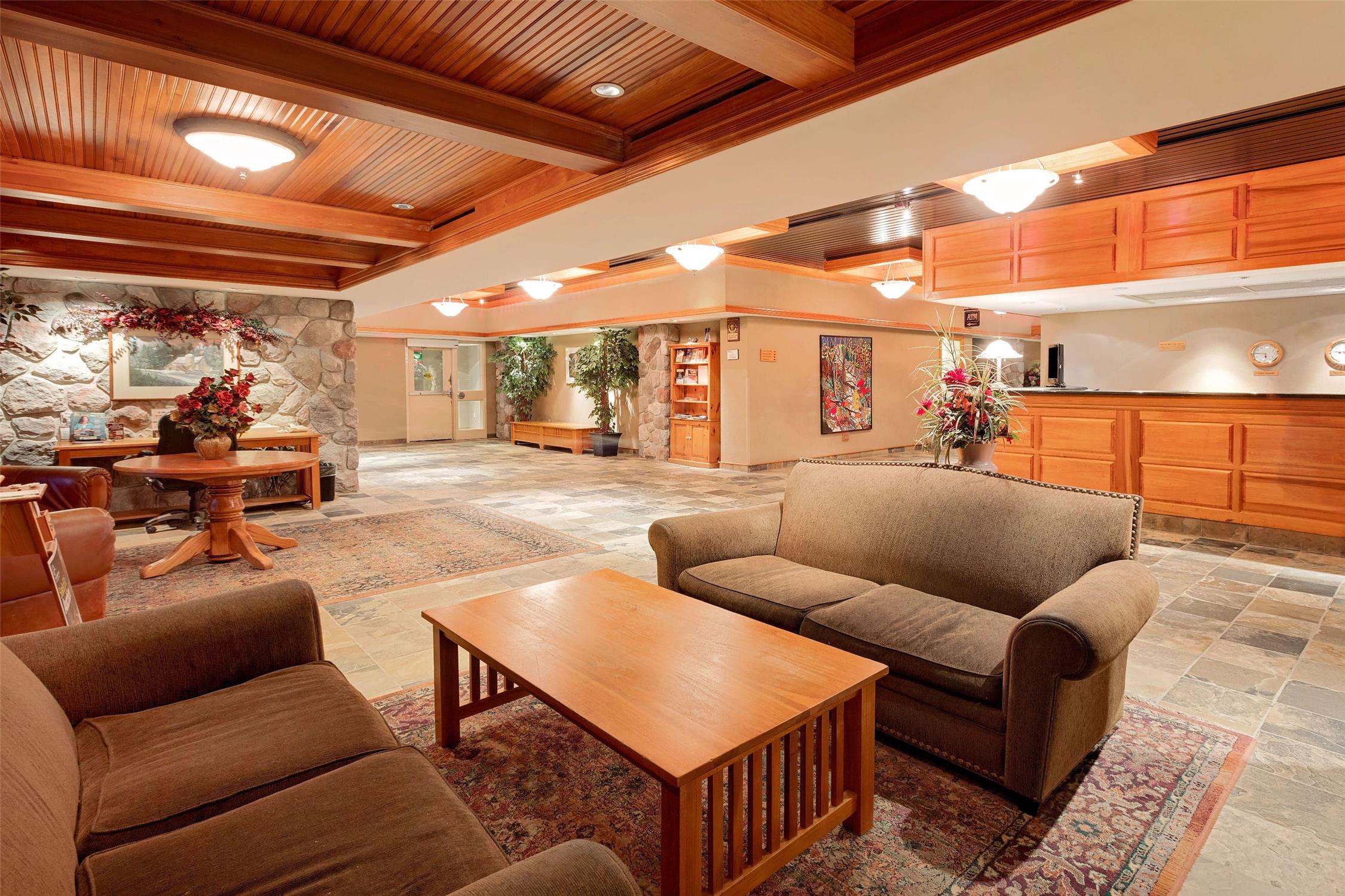 Ramada By Wyndham Pinewood Park Resort North Bay 15/24