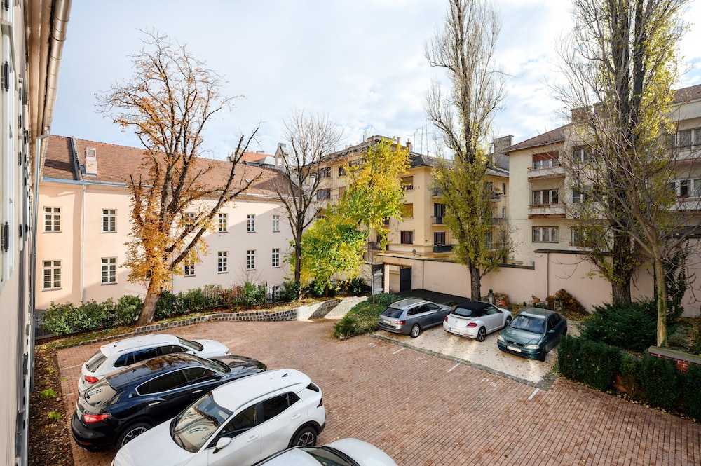 Monastery Boutique Hotel Budapest 58/66
