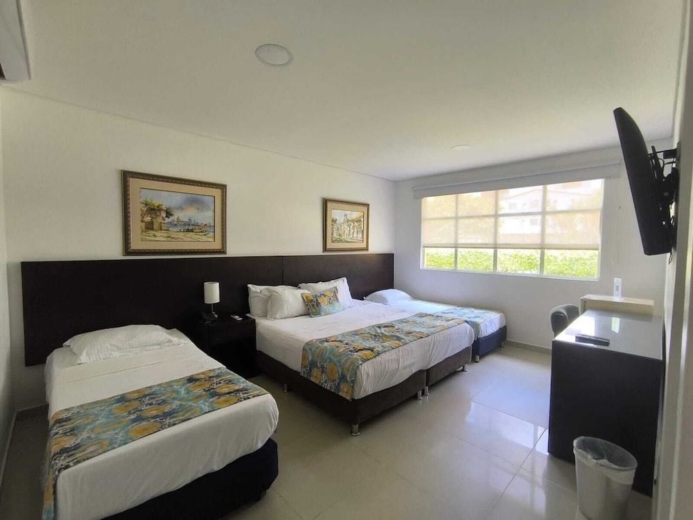 ROOM, QUADRUPLE, KING AND TWIN BEDS