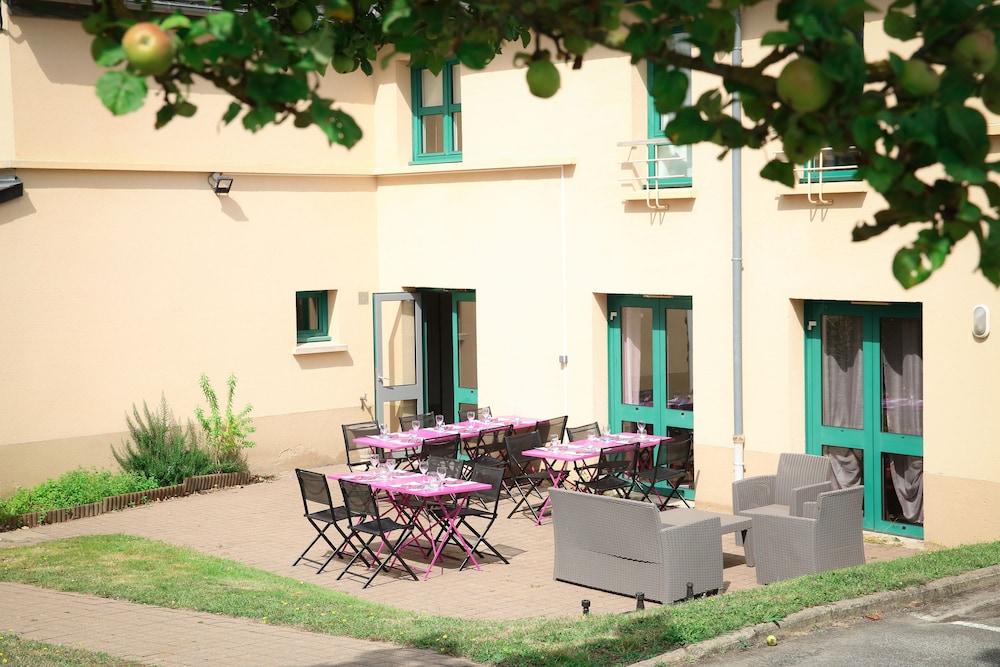 INN DESIGN HOTEL CHATEAUBRIANT 32/37