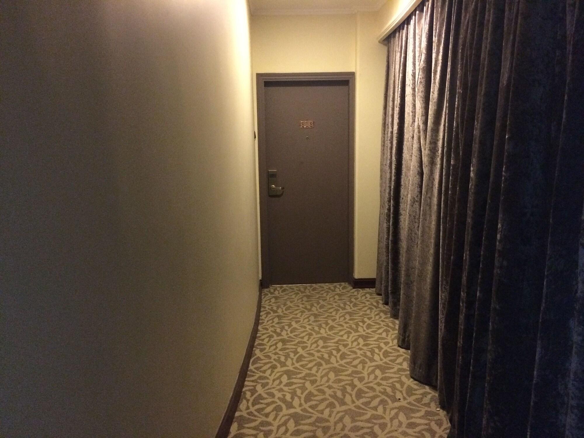 Imperial Suites Hotel 26/32